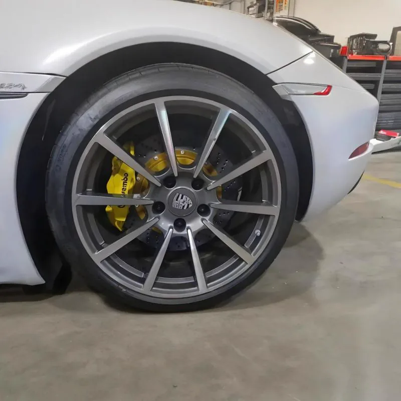 GT4 brake caliper model effect reference