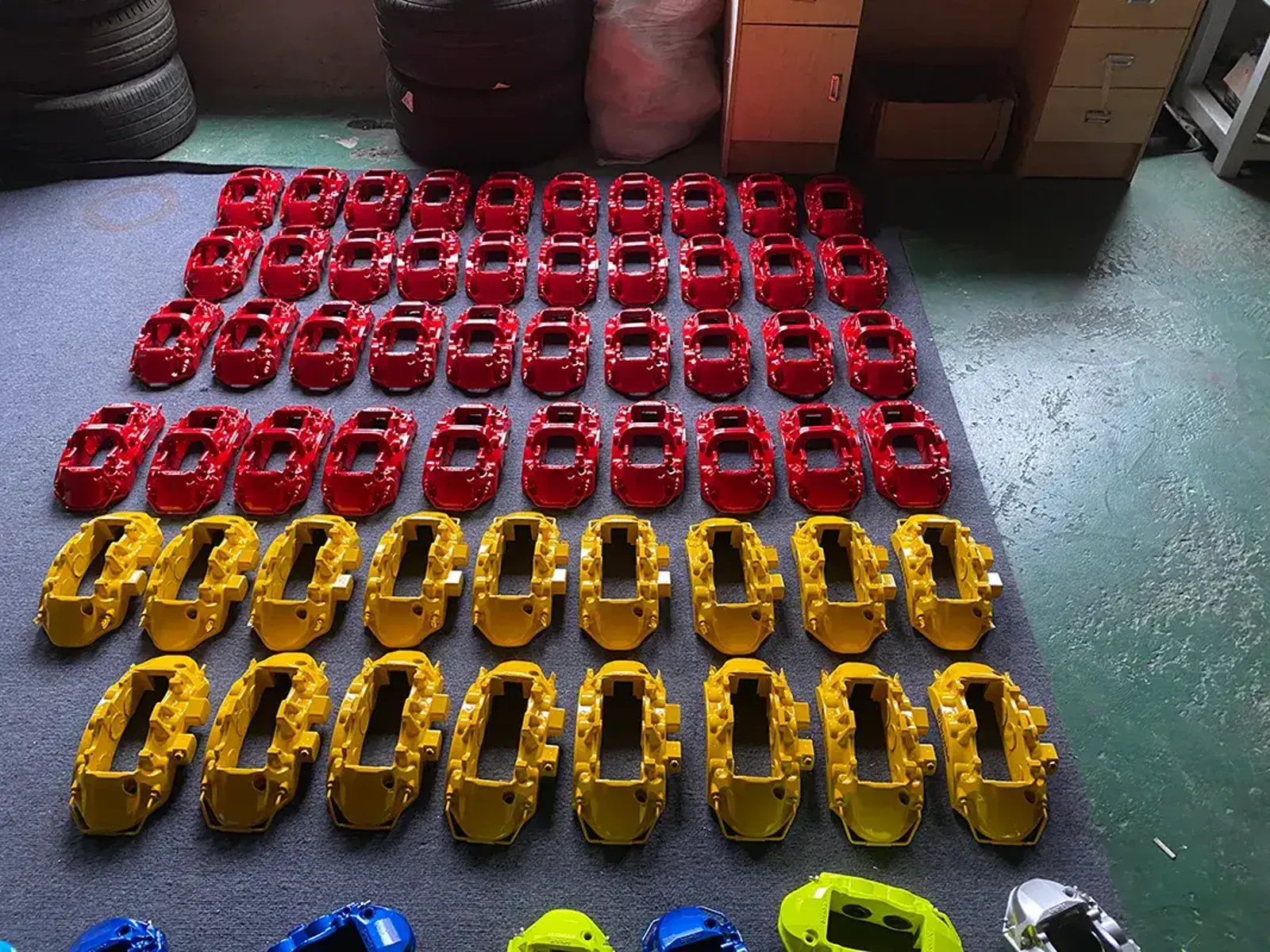 Brake caliper production batch arranged for inspection