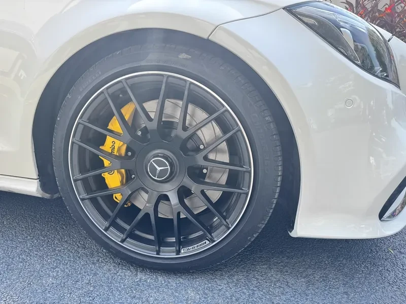 Brembo 6 Piston brake rotor detail