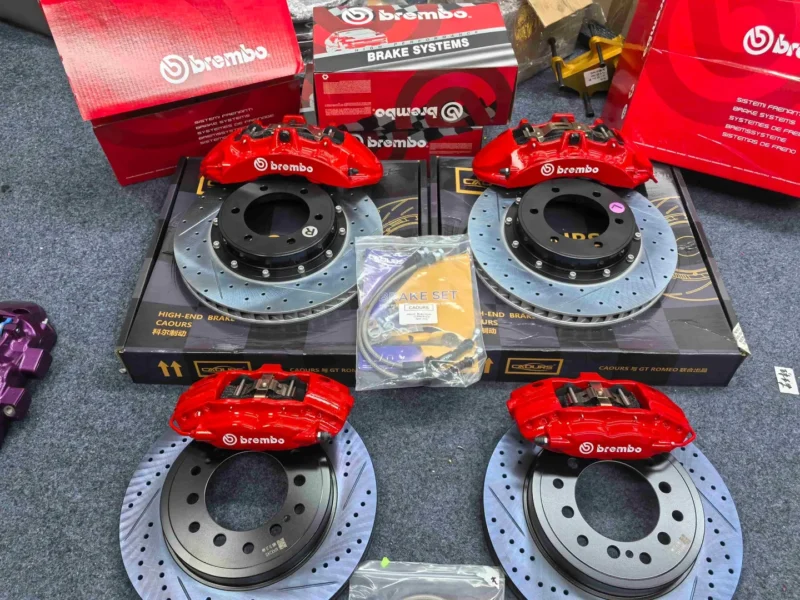Toyota Land Cruiser brake caliper kit V6 front and F50 rear set with rotors