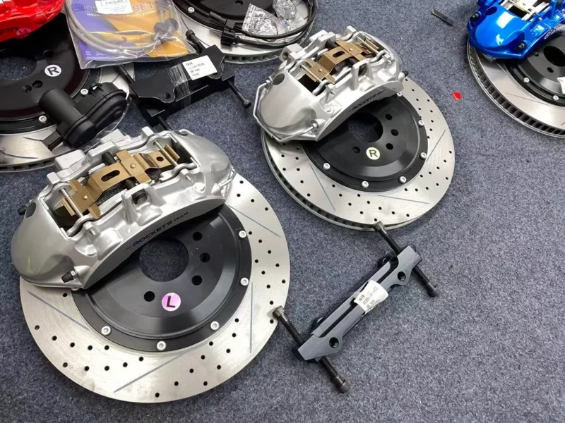 Escalade 380mm brake rotor and 6 piston caliper upgrade kit