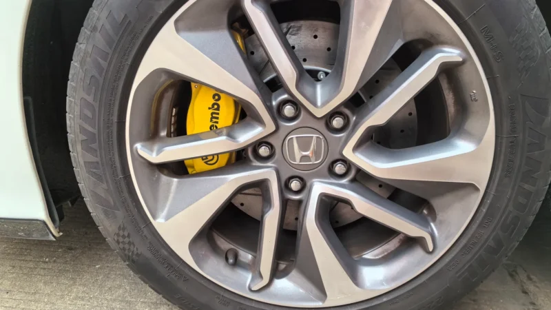 Nissan Sentra rear brake caliper kit for 17 inch wheel setup VIN checked