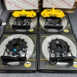 Close detail of a GT6 front six-piston caliper and ventilated brake rotor for BMW G30 fitment review